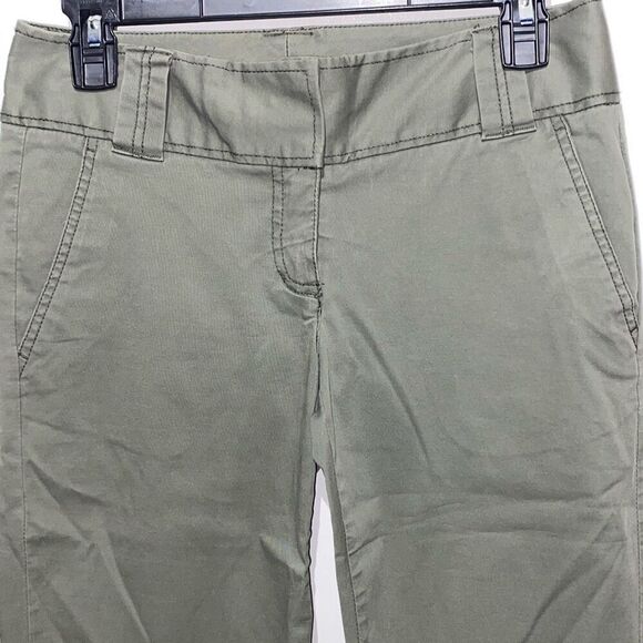 Express Women's Army Green Low Rise Cuffed Twill Cropped Capri Pants Size 0 - Picture 3 of 8
